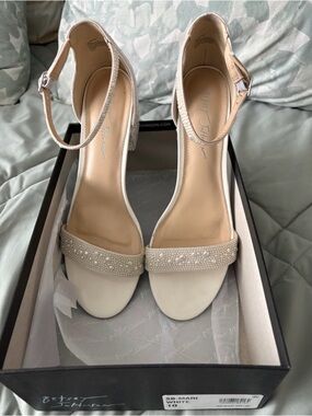 Blue by Betsey Johnson SB Mari White Heels